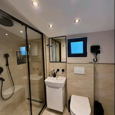 Luxecocottage بودغوريتْسا